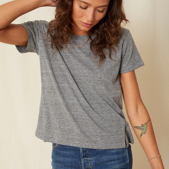 AMO Distressed Heather Gray Short Sleeve Crewneck T-shirt Size Medium - Picture 1 of 6